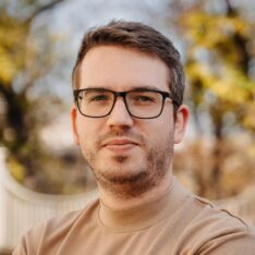 PhotoCached PhotoCached